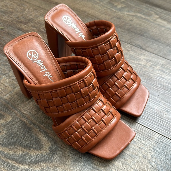 Nasty Gal Heeled woven Sandals - Picture 2 of 10